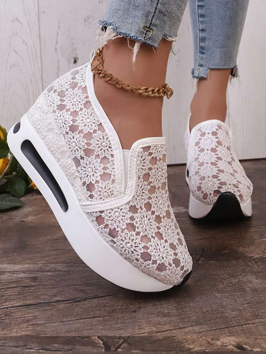 Aéra - Baskets en Dentelle Florale à Velcro