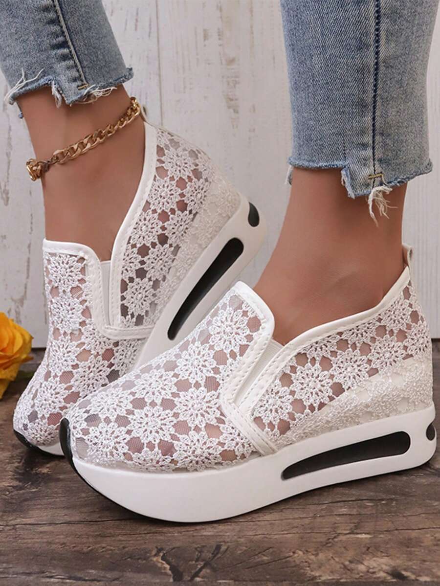 Aéra - Baskets en Dentelle Florale à Velcro