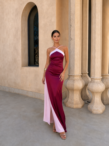 Robe longue satinee à decollete croise